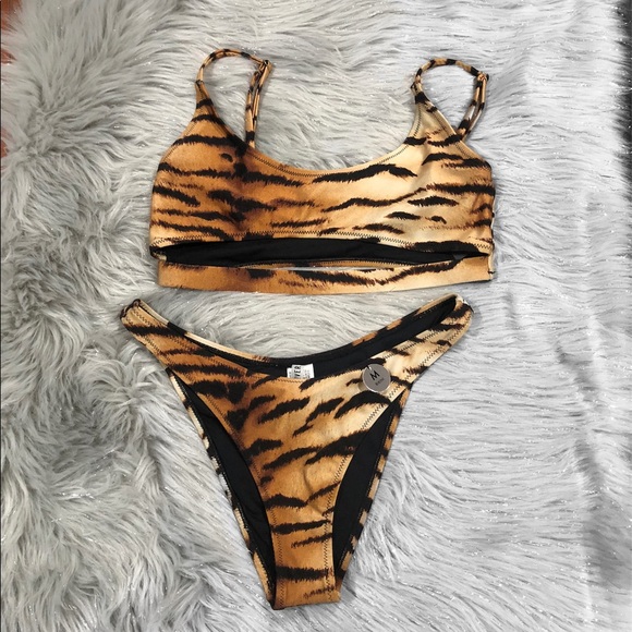 Forever 21 Other - Tiger print under boobs bikini 👙🐯